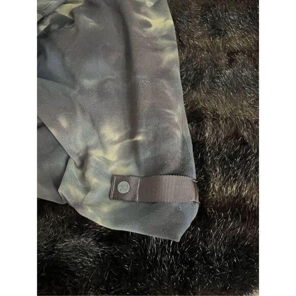 Lululemon Scarf Womens One Size Vinyasa Infinity Wrap Gray Camo Snap Athleisure - Picture 3 of 4
